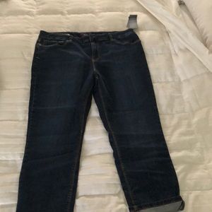 Women’s Tommy Hilfiger Crop Capri Jeans. NEW!!